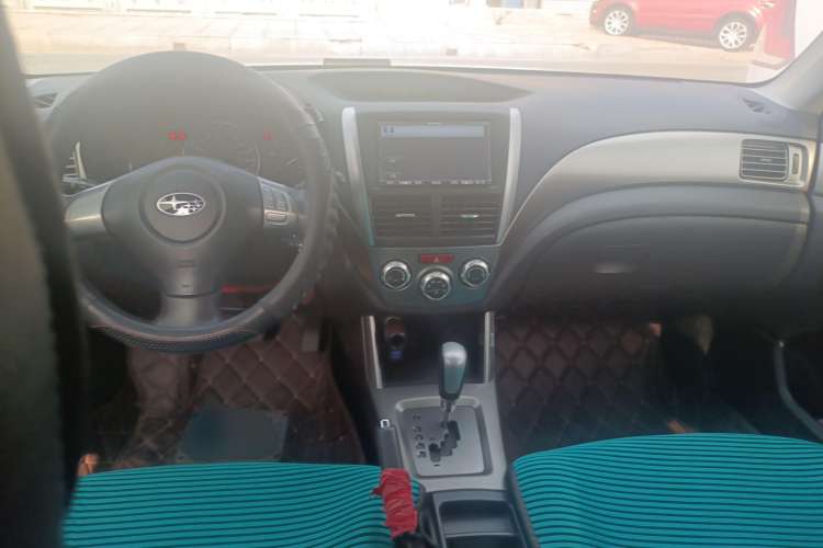 Used Subaru Forester 2010 2.0 XS - 100 000-Yuan Tonghui Commemorative Edition Center Console