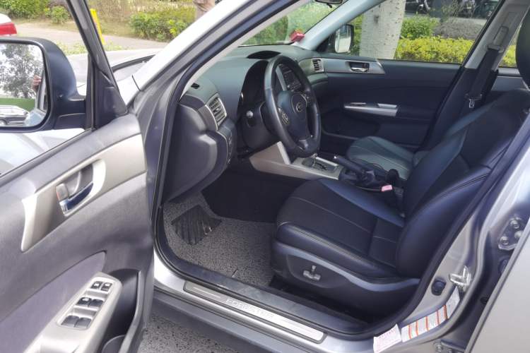 Used Subaru Forester 2010 2.5XS 100 000-Yuan Tonghui Commemorative Edition Driver Seat