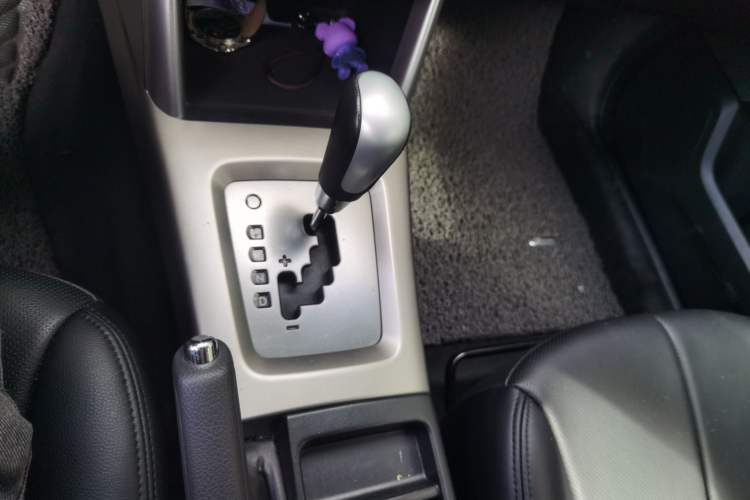 Used Subaru Forester 2010 2.5XS 100 000-Yuan Tonghui Commemorative Edition Gear Lever