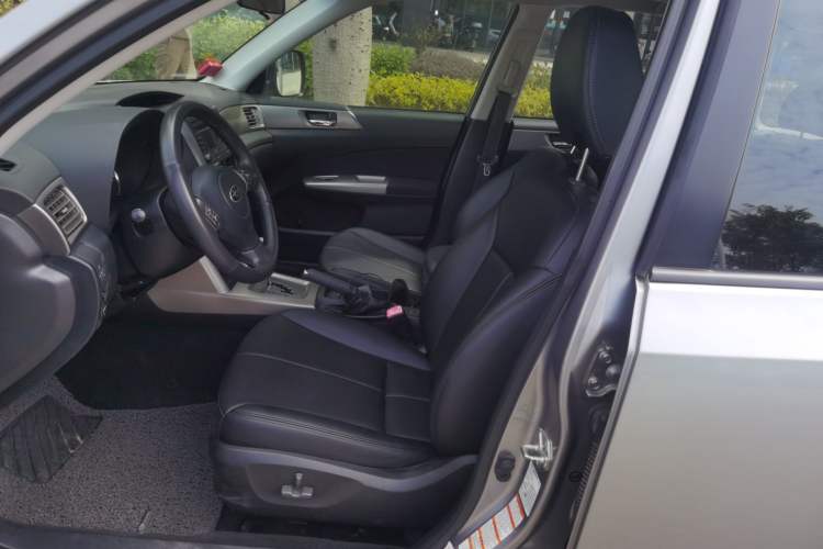 Used Subaru Forester 2010 2.5XS 100 000-Yuan Tonghui Commemorative Edition Left Front Seat