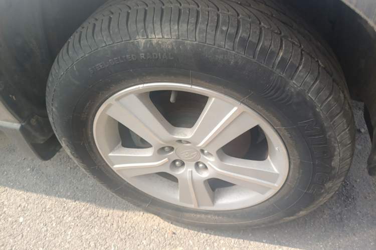 Used Subaru Forester 2010 2.0 XS - 100 000-Yuan Tonghui Commemorative Edition Right Front Wheel Hub