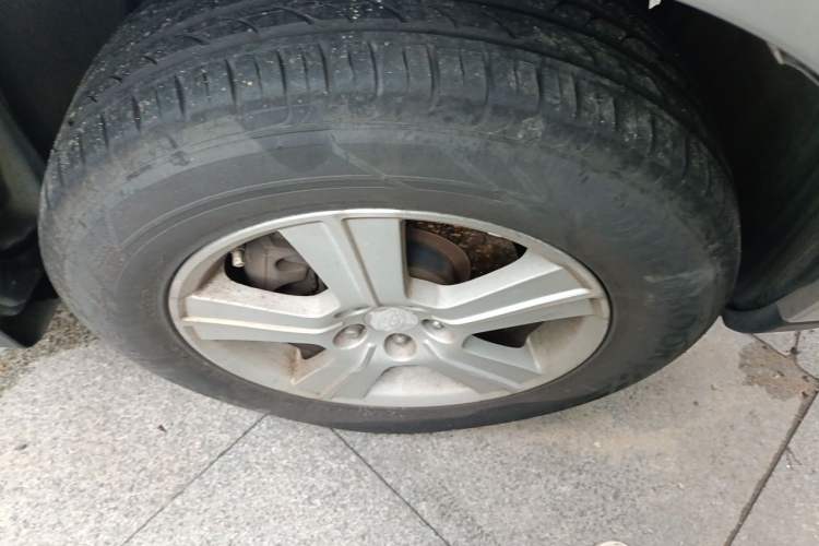 Used Subaru Forester 2010 2.0 XS Automatic Luxury Edition Right Front Wheel Hub