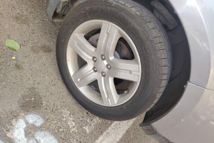 Used Subaru Forester 2010 2.5XS Automatic Luxury Edition Right Front Wheel Hub