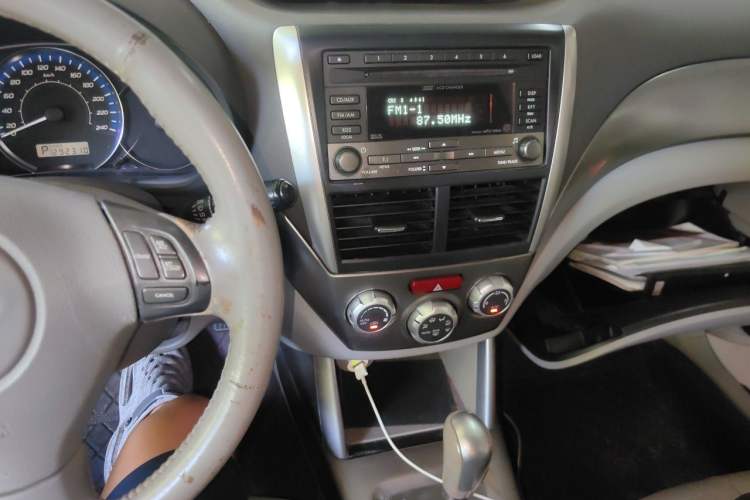 Used Subaru Forester 2010 2.0 XS Automatic Luxury Edition Audio And AC Panel