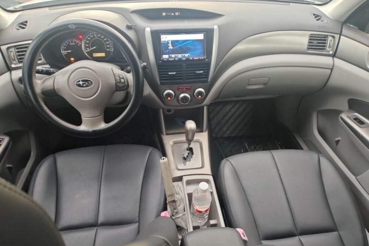 Used Subaru Forester 2010 2.5XS Luxury Navigation Edition Center Console