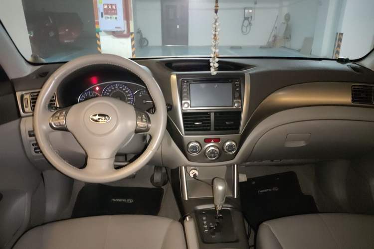 Used Subaru Forester 2010 2.5XS Automatic Luxury Edition Center Console