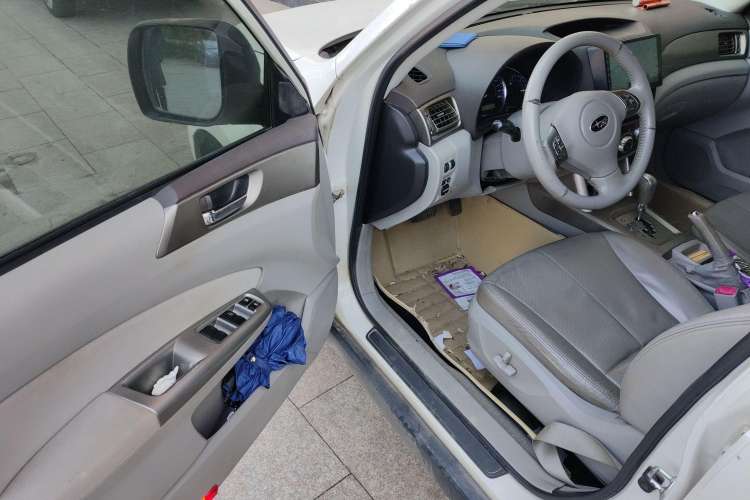 Used Subaru Forester 2010 2.5XS 100 000-Yuan Tonghui Commemorative Edition Driver Seat