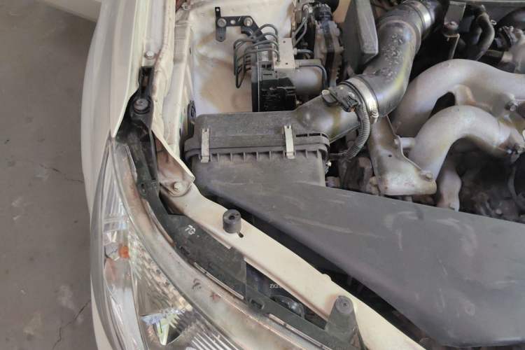 Used Subaru Forester 2010 2.0 XS Automatic Luxury Edition Engine Bay Right