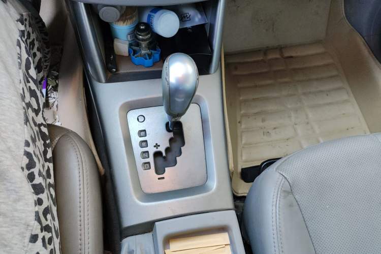 Used Subaru Forester 2010 2.5XS 100 000-Yuan Tonghui Commemorative Edition Gear Lever