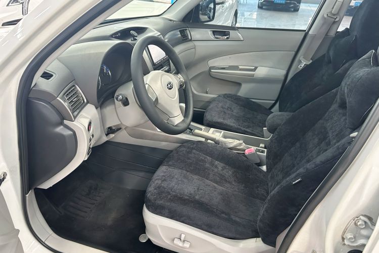 Used Subaru Forester 2010 2.5XS Automatic Luxury Edition Interior 3