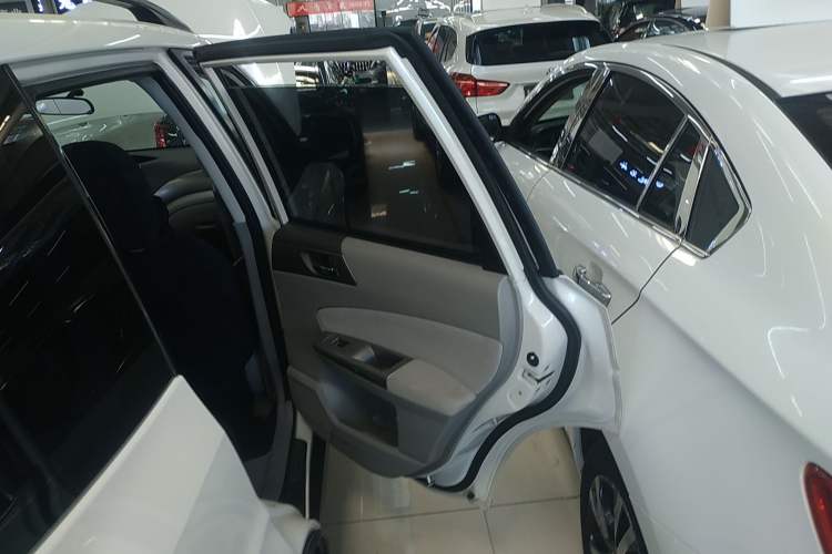 Used Subaru Forester 2010 2.5XS Automatic Luxury Edition Interior 6