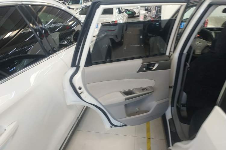 Used Subaru Forester 2010 2.5XS Automatic Luxury Edition Interior 8
