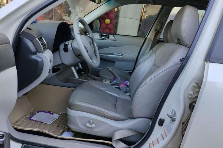 Used Subaru Forester 2010 2.5XS 100 000-Yuan Tonghui Commemorative Edition Left Front Seat