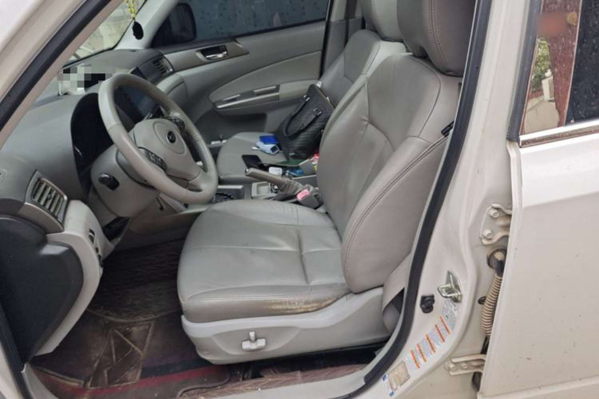 Used Subaru Forester 2010 2.5XS Automatic Luxury Edition Left Front Seat