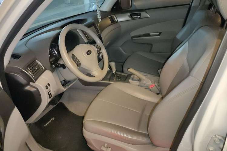 Used Subaru Forester 2010 2.5XS Automatic Luxury Edition Left Front Seat