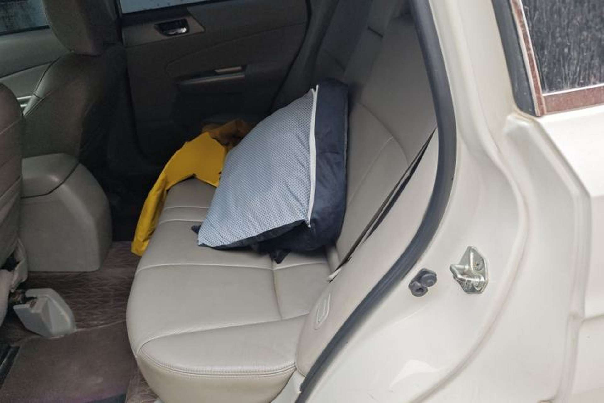 Used Subaru Forester 2010 2.5XS Automatic Luxury Edition Left Rear Seat