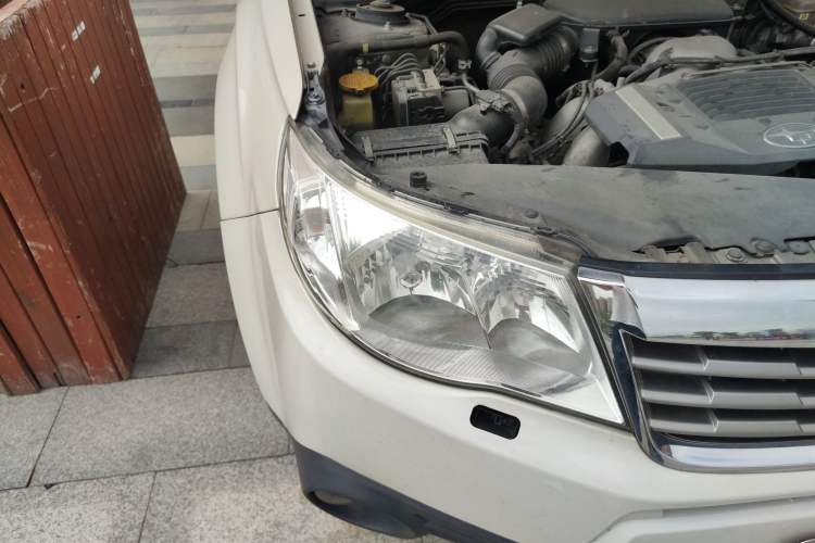 Used Subaru Forester 2010 2.5XS Automatic Luxury Edition Right Front Headlight