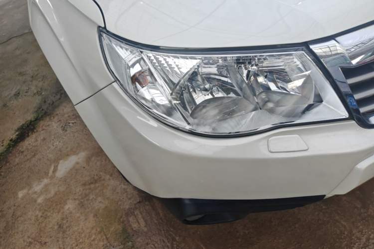 Used Subaru Forester 2010 2.5XS Luxury Navigation Edition Right Front Headlight