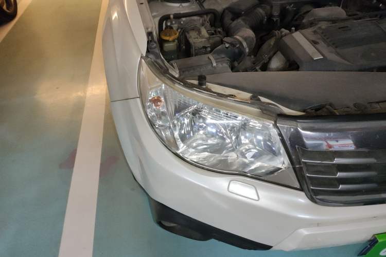 Used Subaru Forester 2010 2.5XS Automatic Luxury Edition Right Front Headlight