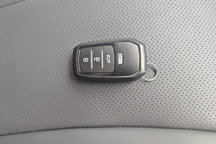 Used Subaru Forester 2010 2.5XS Luxury Navigation Edition Vehicle Key