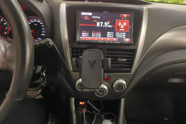 Used Subaru Forester 2011 2.0 XS Automatic Luxury Edition Audio And AC Panel