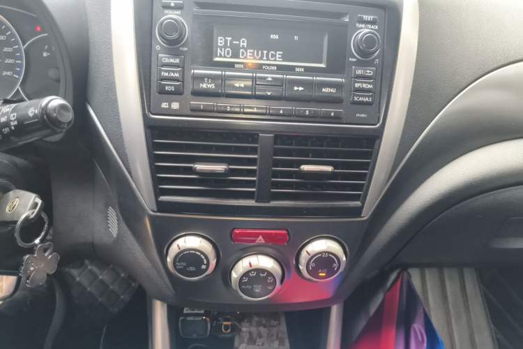 Used Subaru Forester 2011 2.0 XS Automatic Comfort Edition Audio And AC Panel