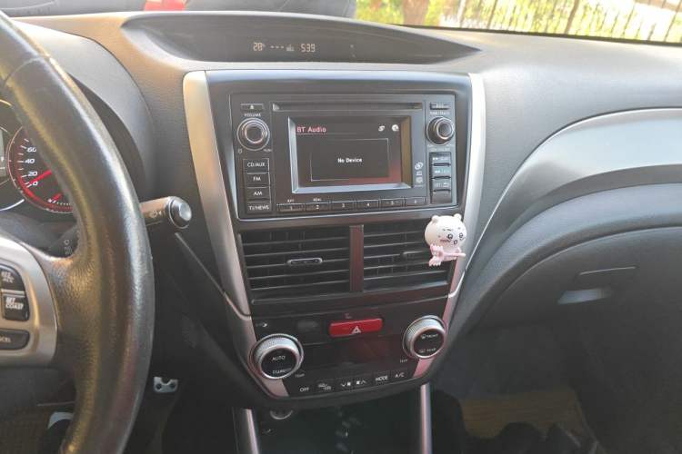 Used Subaru Forester 2011 2.5XS Automatic Luxury Edition Audio And AC Panel