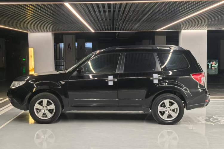 Used Subaru Forester 2011 2.0X Manual Comfort Edition Exterior 4
