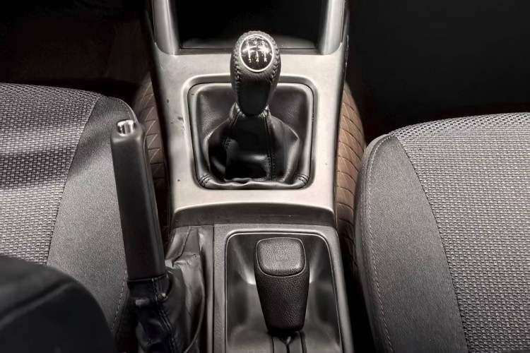 Used Subaru Forester 2011 2.0X Manual Comfort Edition Interior 2