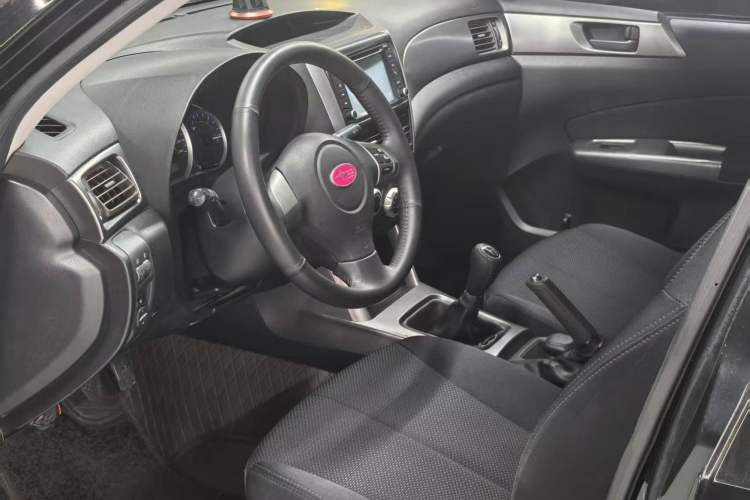 Used Subaru Forester 2011 2.0X Manual Comfort Edition Interior 3
