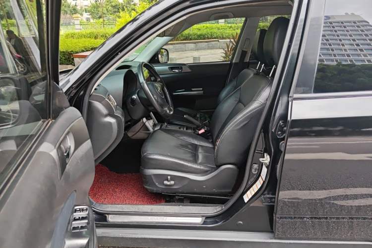 Used Subaru Forester 2011 2.5XS Automatic Luxury Edition Left Front Seat