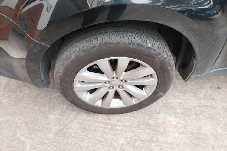 Used Subaru Forester 2011 2.5XS Automatic Luxury Edition Left Front Wheel Hub