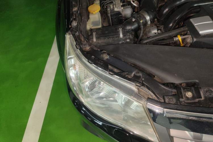 Used Subaru Forester 2011 2.5XS Automatic Luxury Edition Right Front Headlight