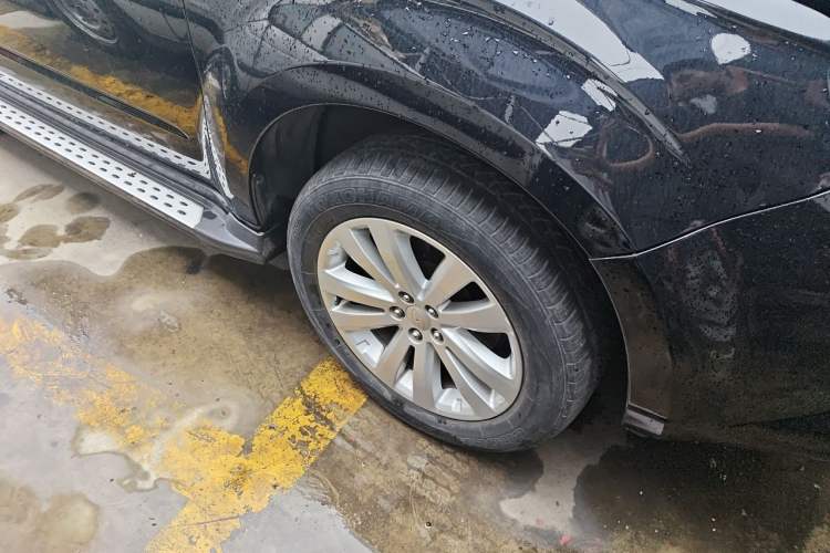 Used Subaru Forester 2011 2.5XS Automatic Luxury Edition Right Front Wheel Hub