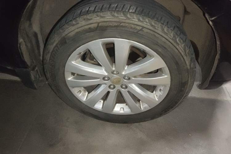 Used Subaru Forester 2011 2.5XS Automatic Luxury Edition Right Front Wheel Hub