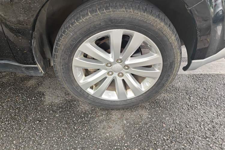 Used Subaru Forester 2011 2.5XS Automatic Luxury Edition Right Front Wheel Hub