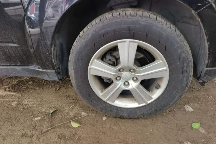 Used Subaru Forester 2011 2.0 XS Automatic Luxury Edition Right Front Wheel Hub