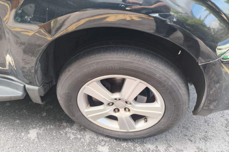 Used Subaru Forester 2011 2.0 XS Automatic Comfort Edition Right Front Wheel Hub