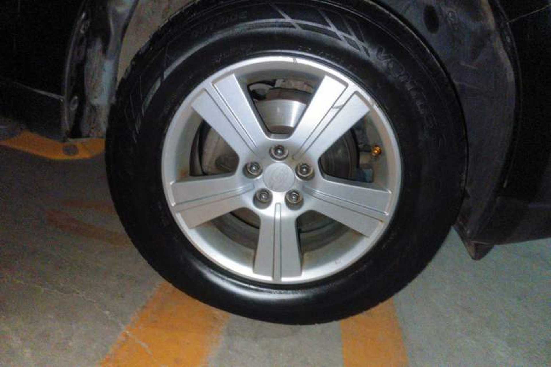 Used Subaru Forester 2011 2.0 XS Automatic Luxury Edition Right Front Wheel Hub