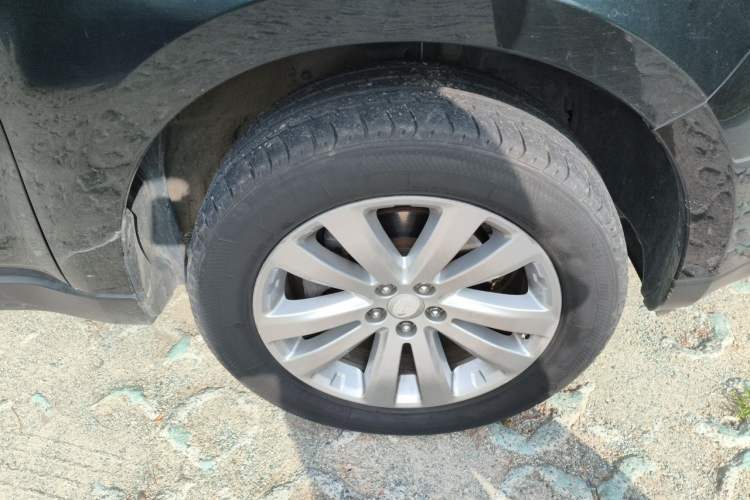 Used Subaru Forester 2011 2.5XS Automatic Luxury Edition Right Front Wheel Hub