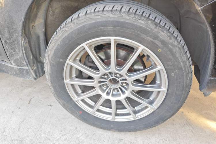 Used Subaru Forester 2011 2.5XS Automatic Luxury Edition Right Front Wheel Hub