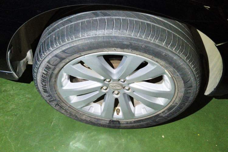 Used Subaru Forester 2011 2.5XS Automatic Luxury Edition Right Front Wheel Hub