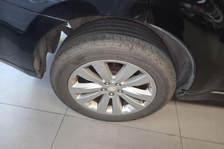 Used Subaru Forester 2011 2.5XS Automatic Luxury Edition Right Rear Wheel Hub