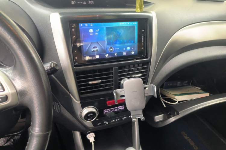 Used Subaru Forester 2011 2.5XS Automatic Luxury Edition Audio And AC Panel