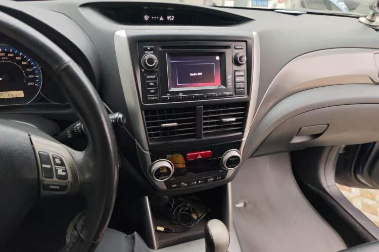 Used Subaru Forester 2011 2.5XS Automatic Luxury Edition Audio And AC Panel