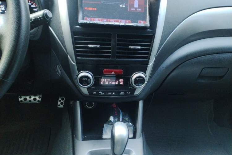 Used Subaru Forester 2011 2.5XS Automatic Deluxe Navigation Edition Audio And AC Panel