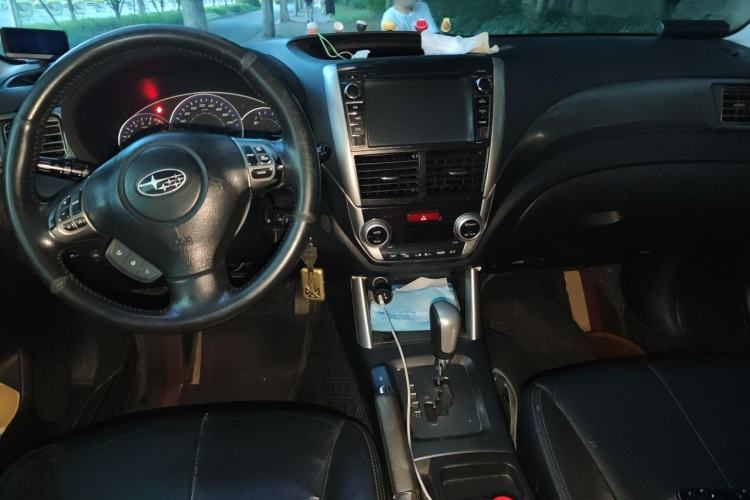 Used Subaru Forester 2011 2.5XS Automatic Deluxe Navigation Edition Center Console