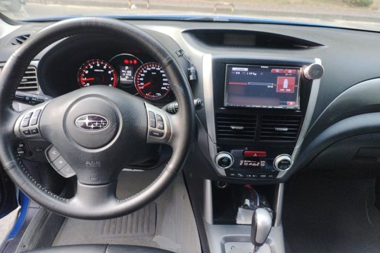 Used Subaru Forester 2011 2.5XS Automatic Deluxe Navigation Edition Center Console