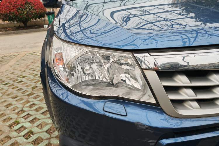 Used Subaru Forester 2011 2.5XS Automatic Luxury Edition Right Front Headlight