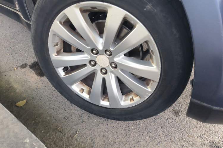 Used Subaru Forester 2011 2.5XS Automatic Luxury Edition Right Front Wheel Hub